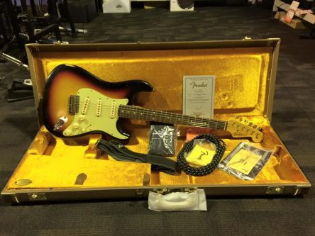 Fender Custom Shop 1960 Stratocaster Relic, 3 Tone Sunburst